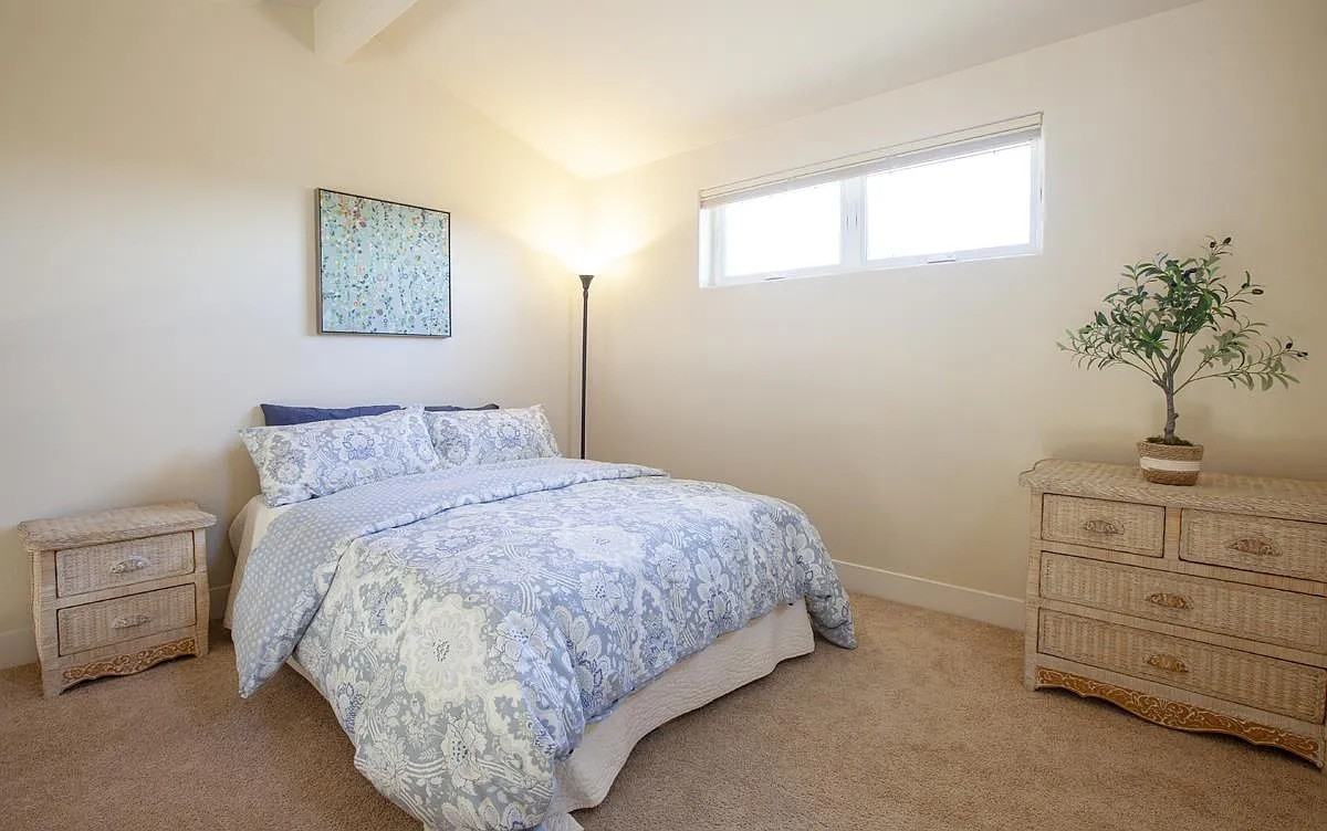 224 Laurel St - Photo 6 of 14