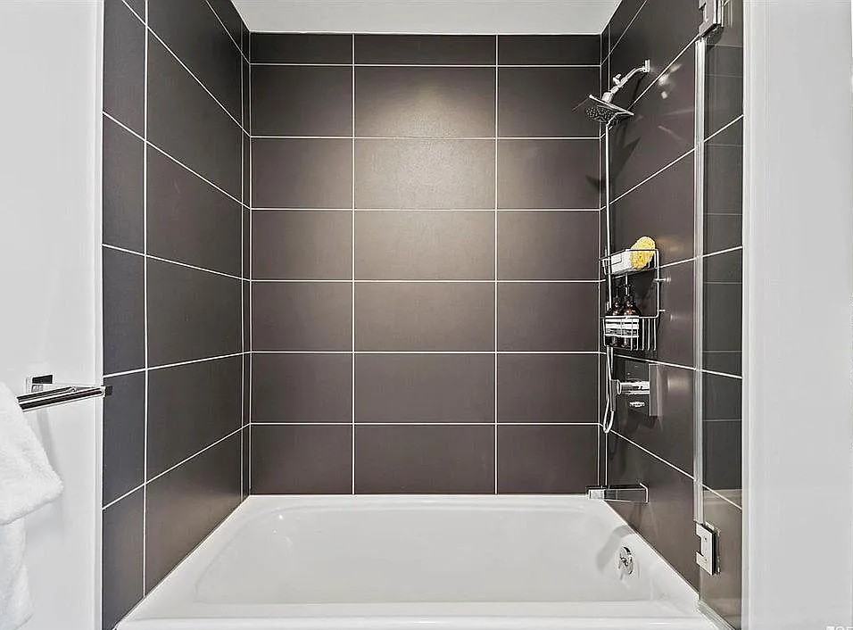 1075 Market St - Photo 6 of 6