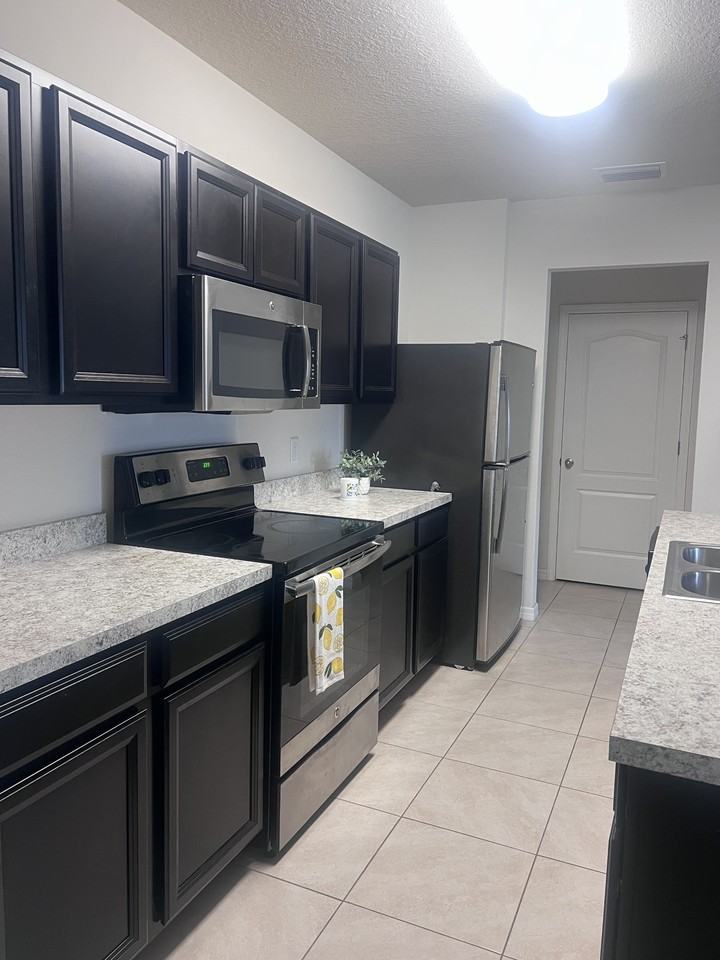 14403 Dunrobin Dr - Photo 2 of 7