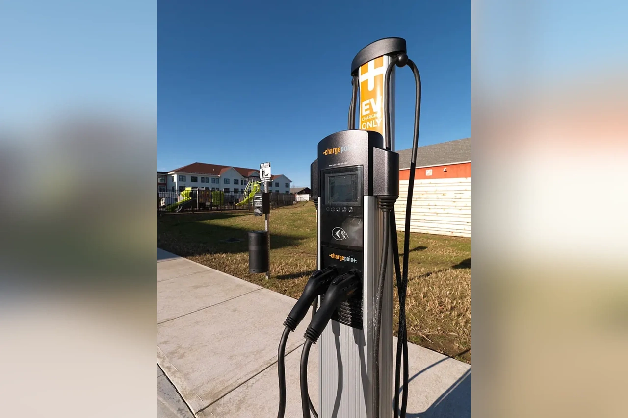 75 Cowles Ln - Photo 6 of 13