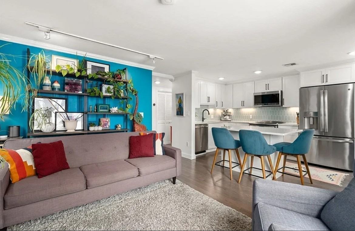 255 Bunker Hill St #2 - Photo 3 of 8