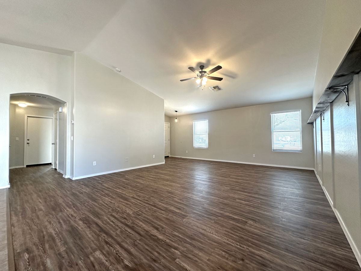 11820 W Banff Ln - Photo 3 of 18