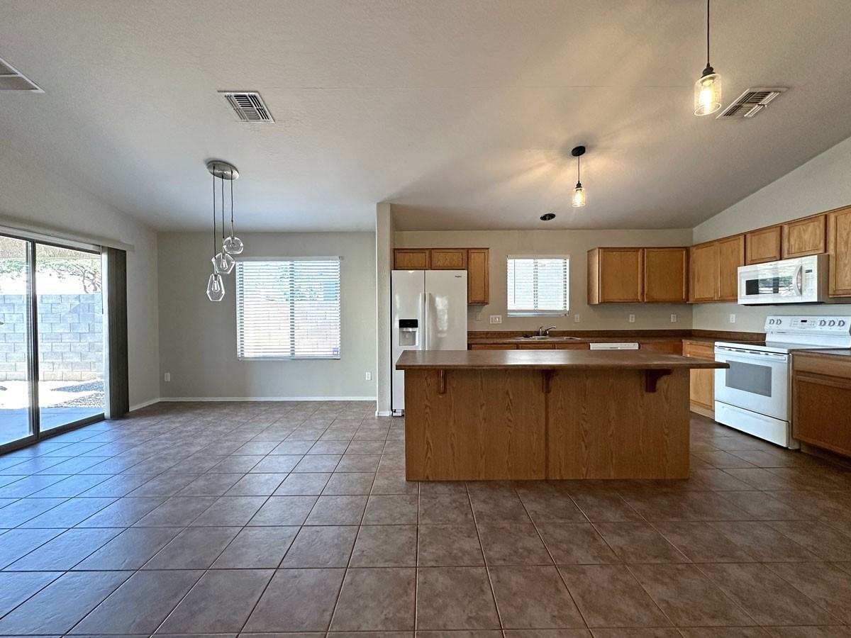 11820 W Banff Ln - Photo 5 of 18