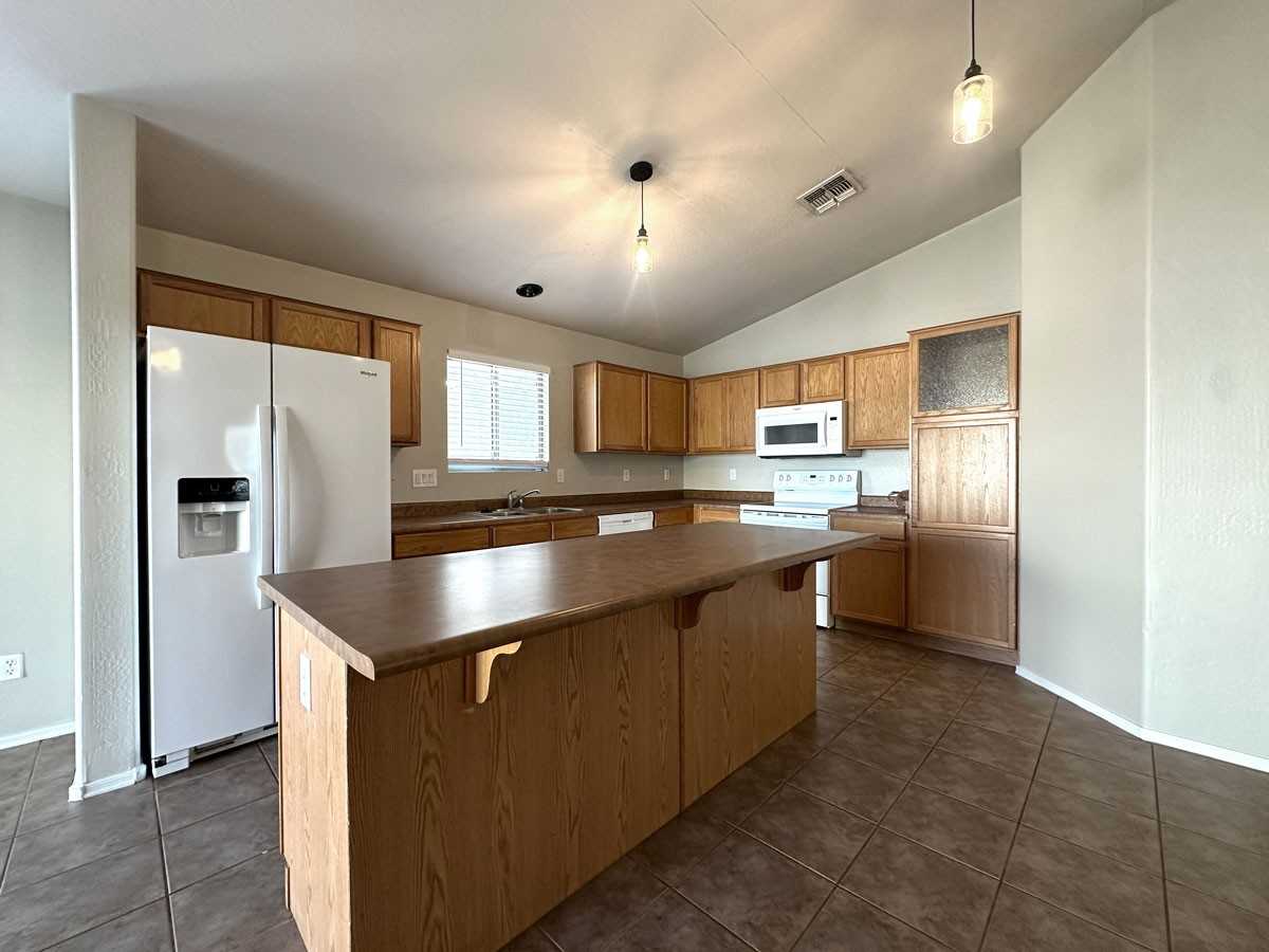 11820 W Banff Ln - Photo 6 of 18