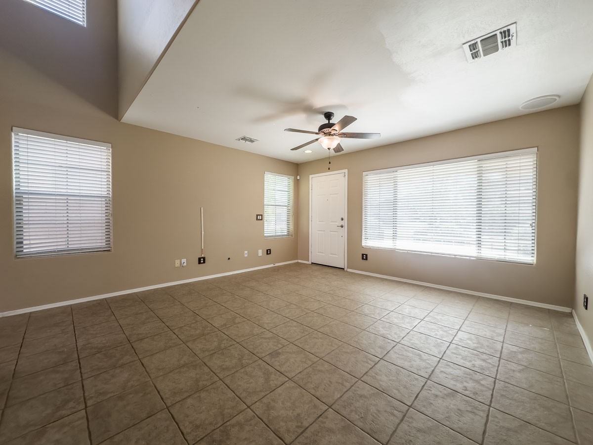 15398 W Yucatan Dr - Photo 2 of 21