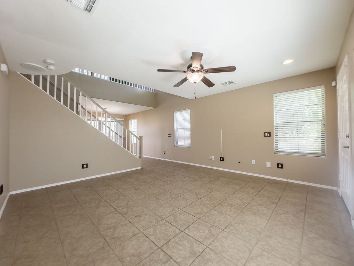 15398 W Yucatan Dr - Photo 3 of 21