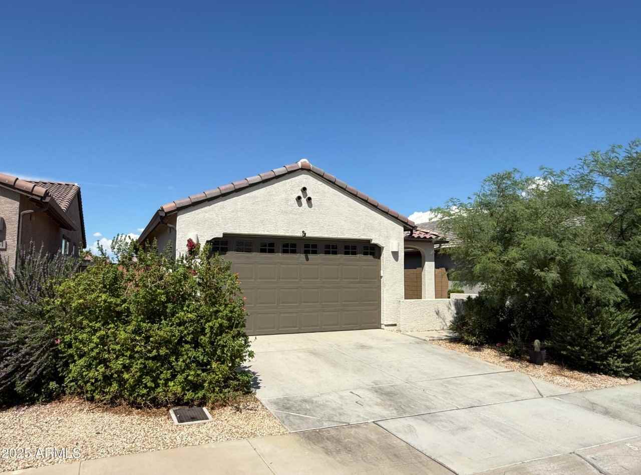 8956 W Solano Dr - Photo 2 of 19