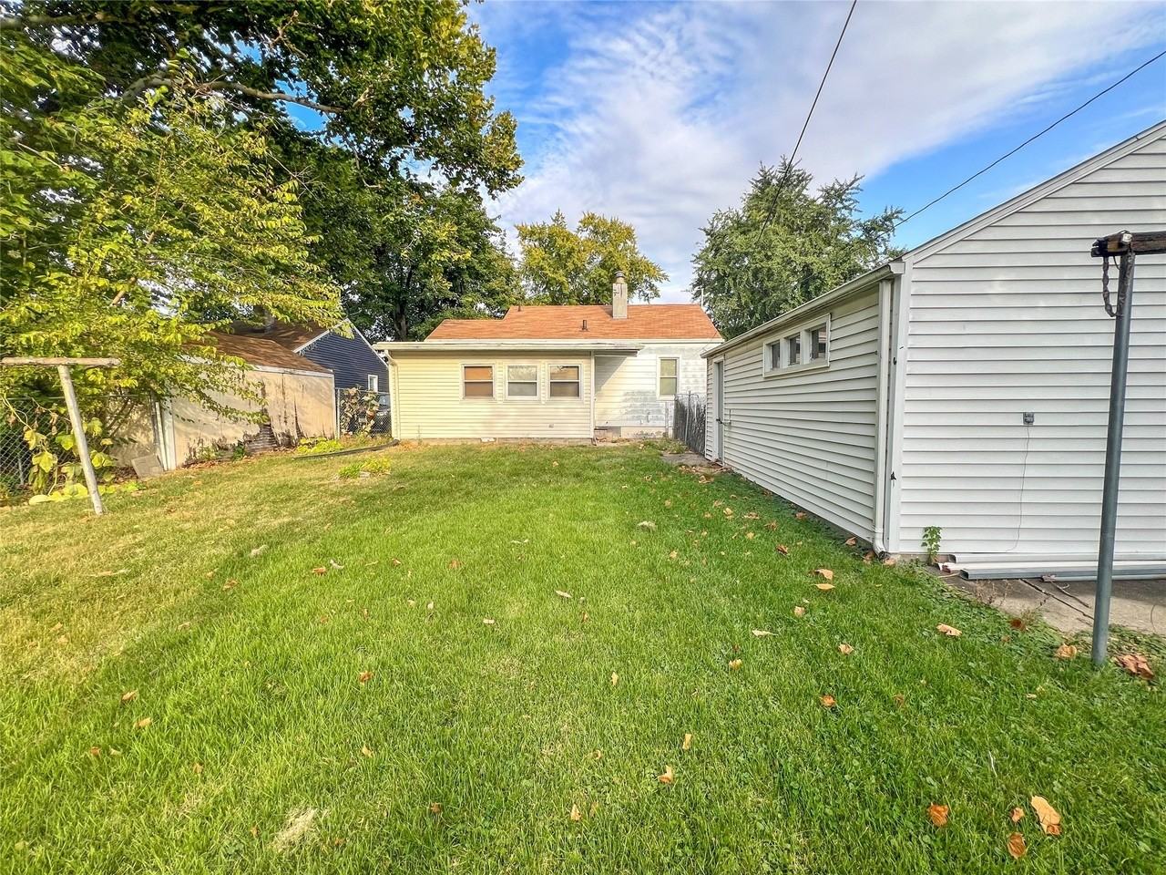 4140 Cambridge St - Photo 6 of 6