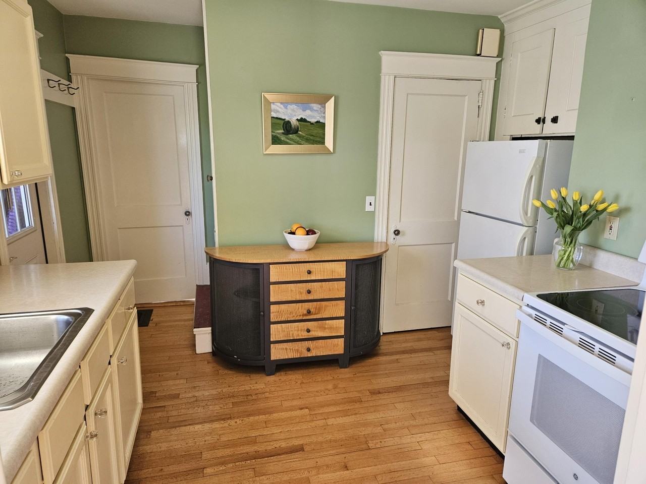 92 Virginia St - Photo 2 of 6