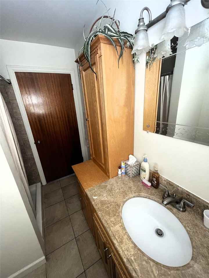 2600 Elm St - Photo 3 of 5