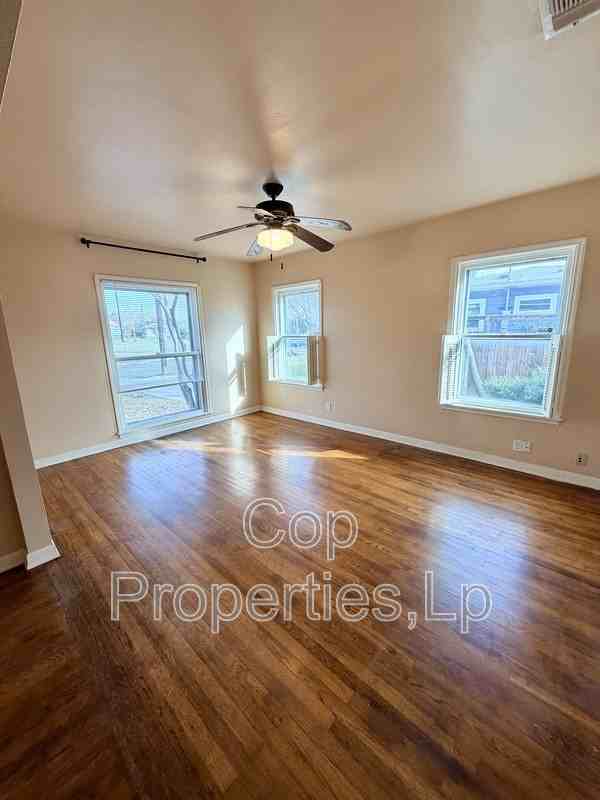 118 Field Crest Dr - Photo 3 of 18