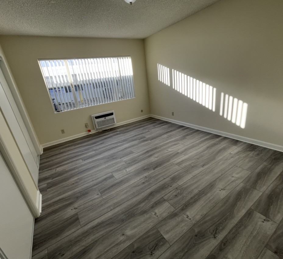 450 W Doran St #107 - Photo 5 of 7