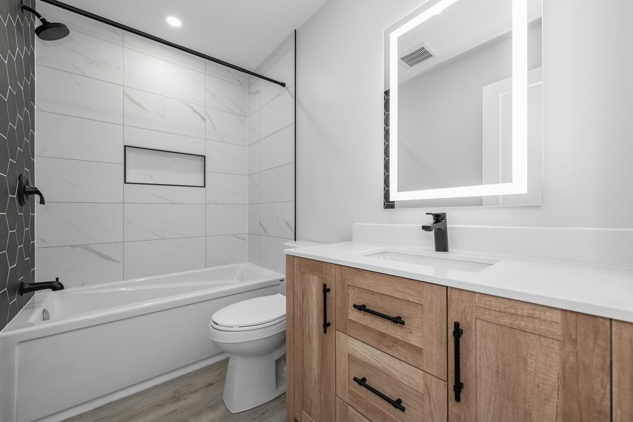 869 Caron Street - Photo 6 of 13