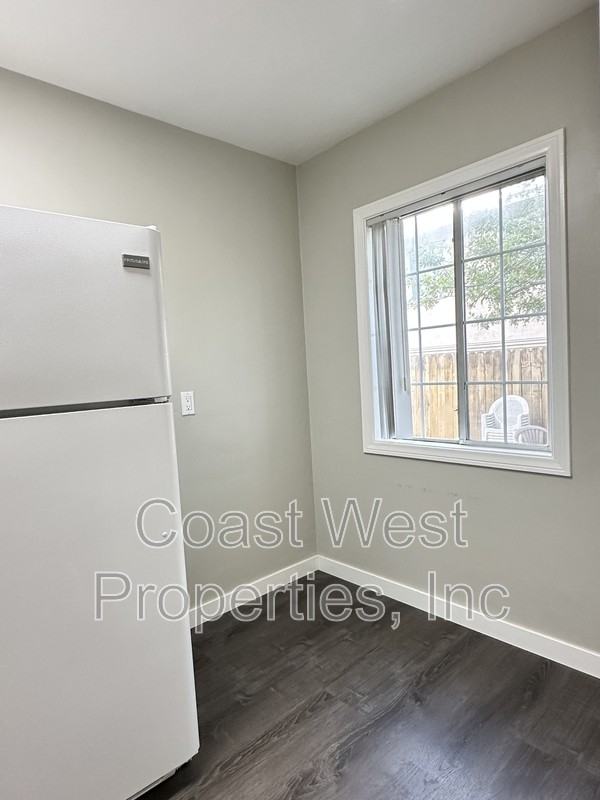 4431 College Ave - Photo 3 of 11