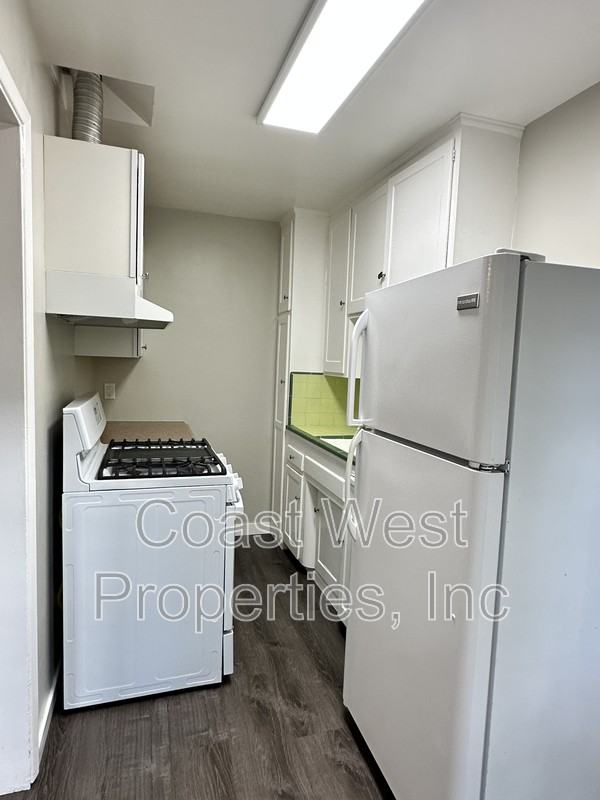 4431 College Ave - Photo 4 of 11