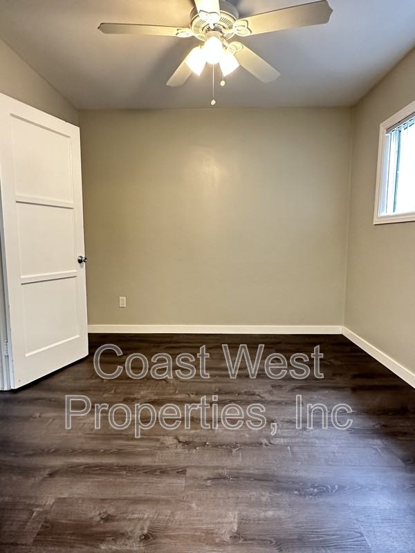 4431 College Ave - Photo 7 of 11