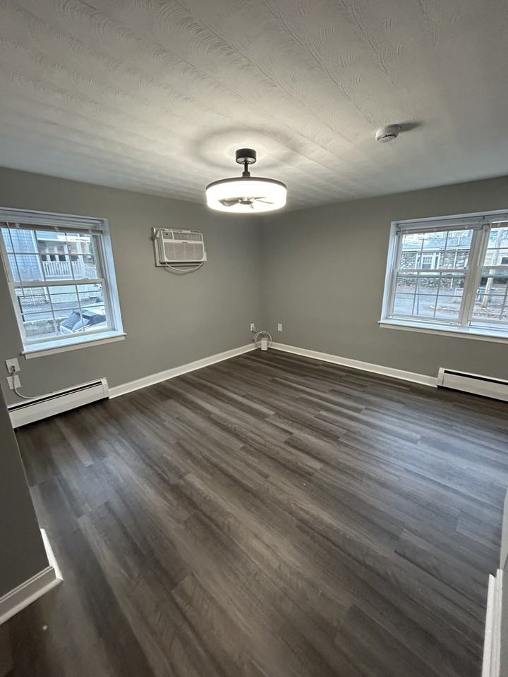 1080 Massachusetts Ave #6 - Photo 6 of 13