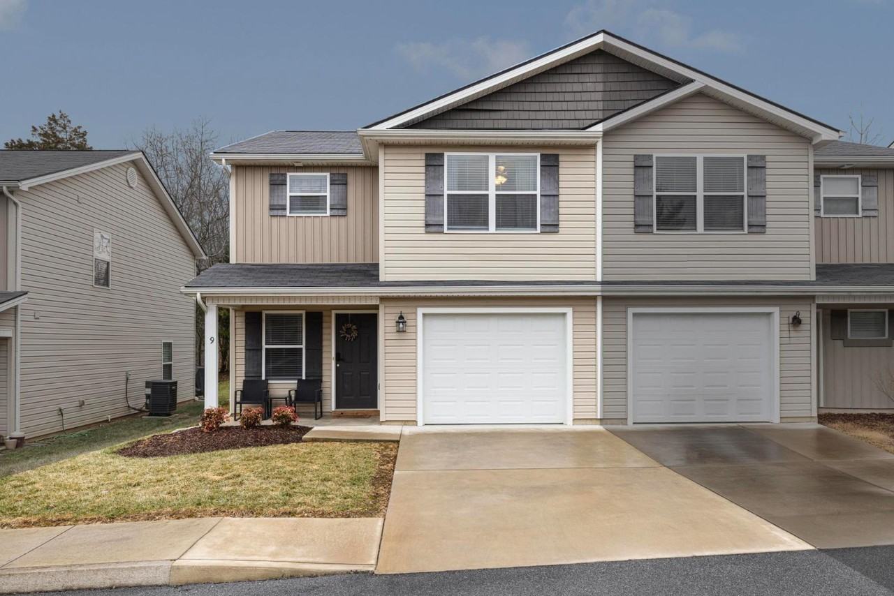 2927 Watauga Rd - Photo 3 of 16