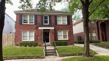 featured image of 1320 W Pierce St