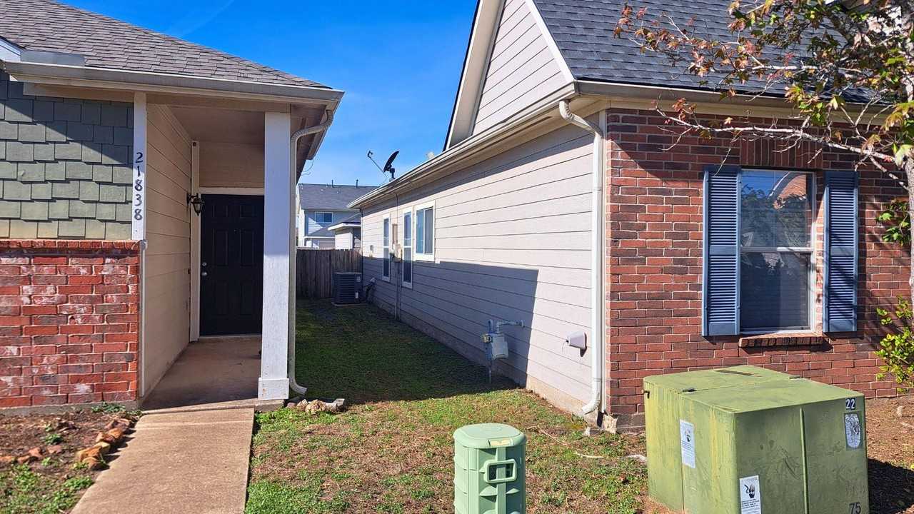 21842 Grassy Hill Ln - Photo 5 of 20