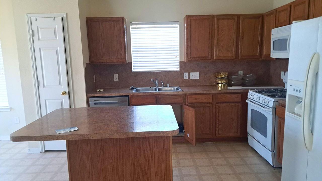 21842 Grassy Hill Ln - Photo 7 of 20