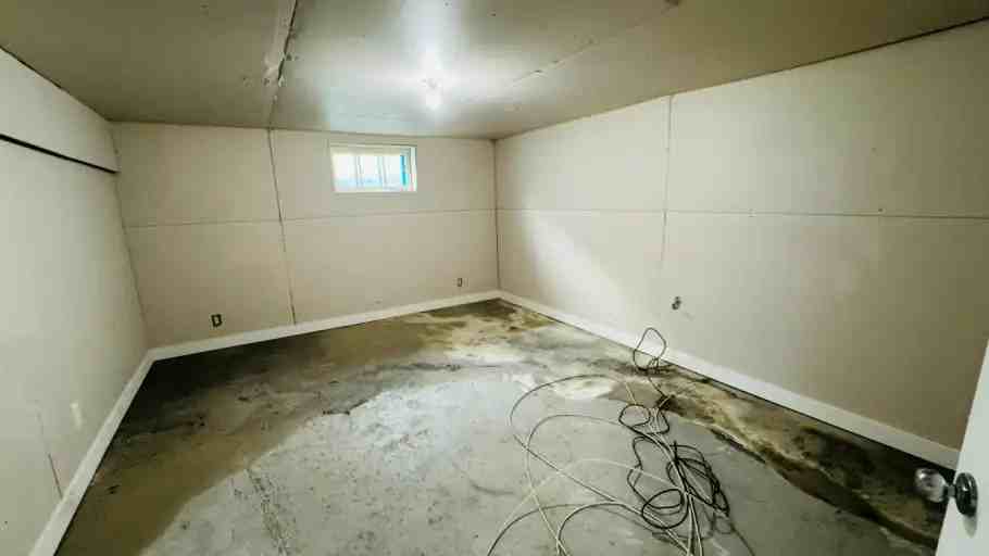 1178 Mccalman Ave - Photo 6 of 15