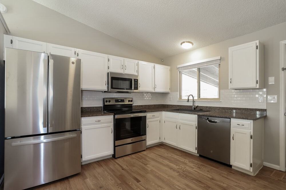 8993 W Ontario Ave - Photo 6 of 17