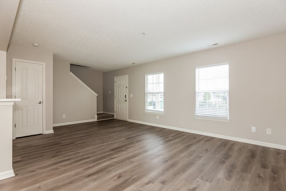 9809 Holly Park Dr - Photo 5 of 17