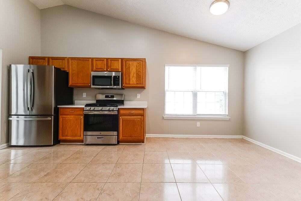 1180 Eatonton Way - Photo 6 of 16