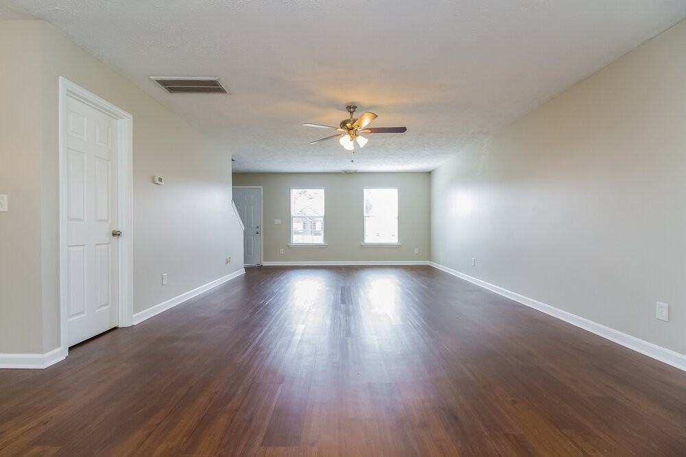 365 Clearlake Dr - Photo 2 of 16