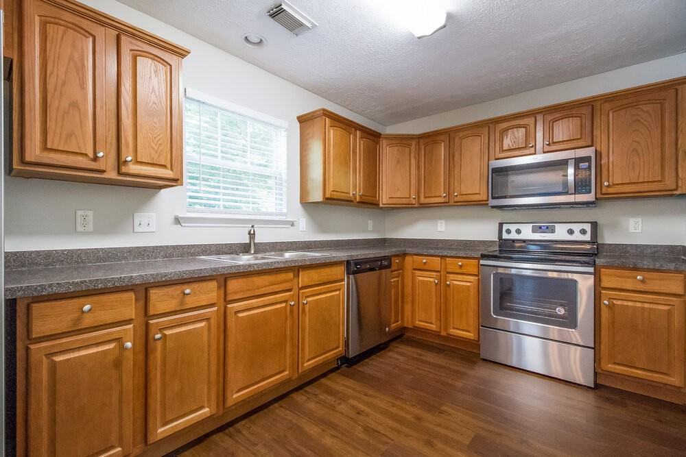 365 Clearlake Dr - Photo 5 of 16