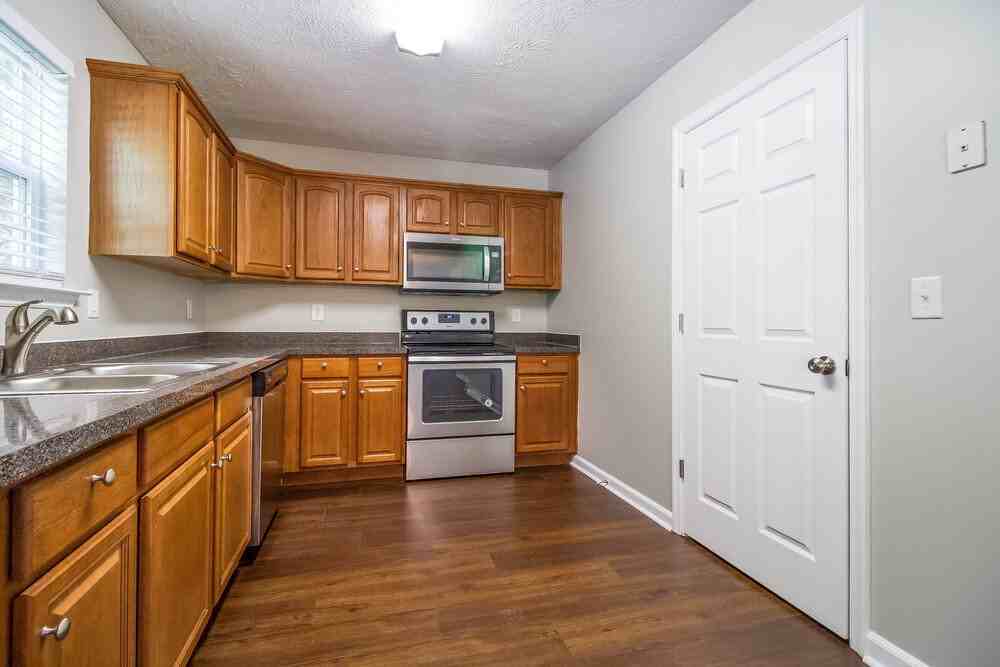 365 Clearlake Dr - Photo 6 of 16