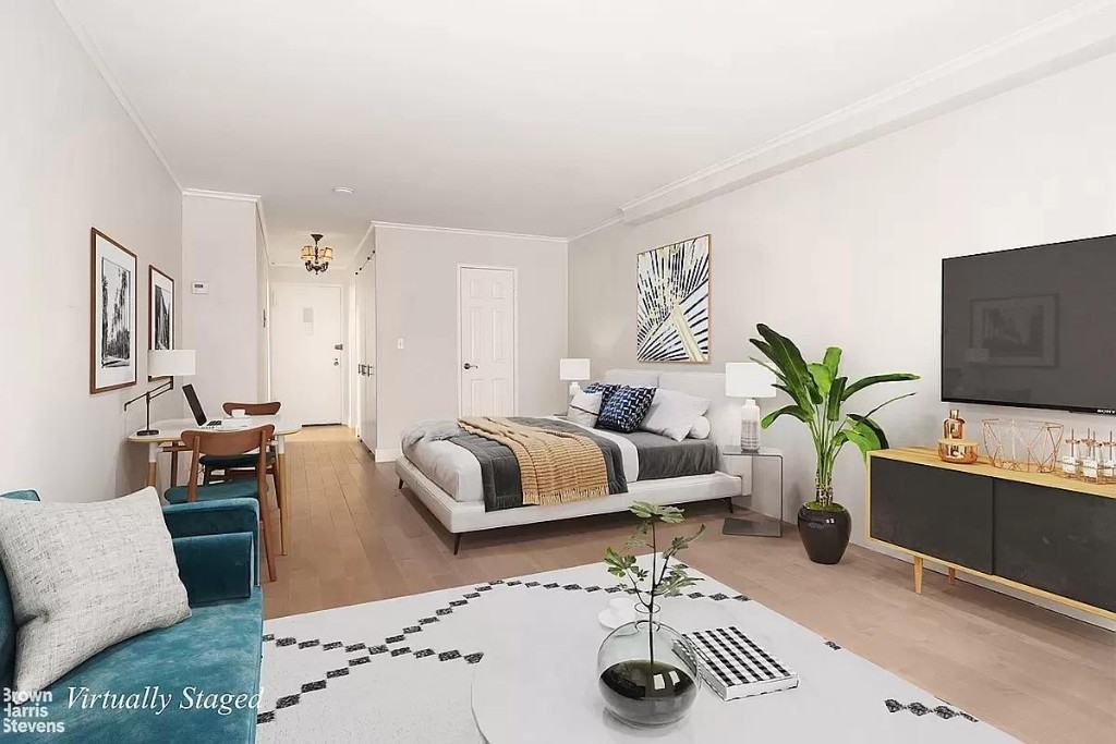 E 14th St #103 - Photo 2 of 5