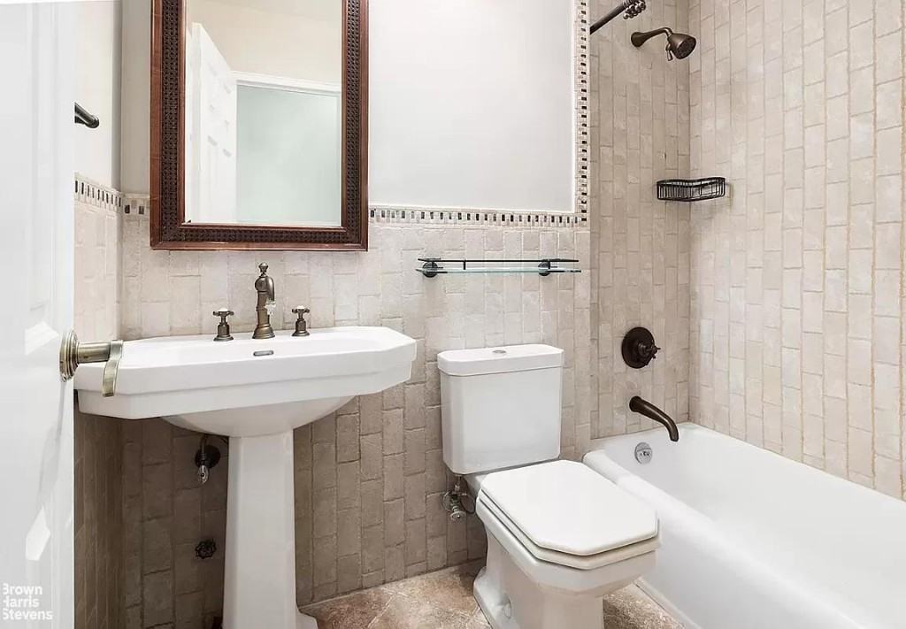 E 14th St #103 - Photo 5 of 5