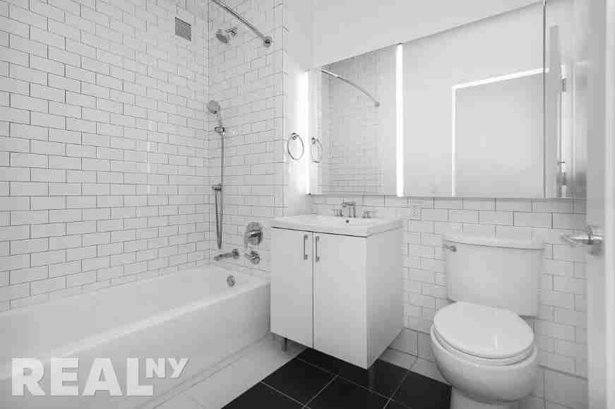 Pine St #2503 - Photo 4 of 9