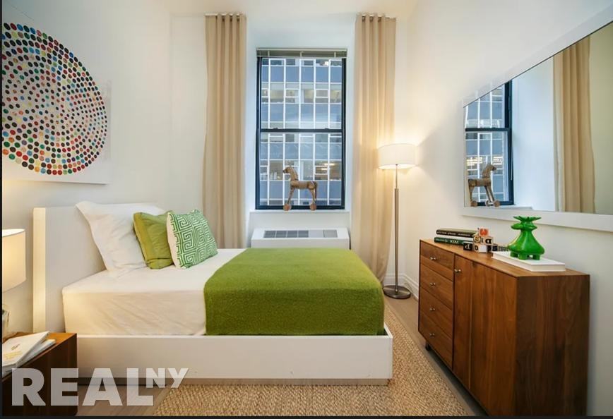 Pine St #2503 - Photo 5 of 9