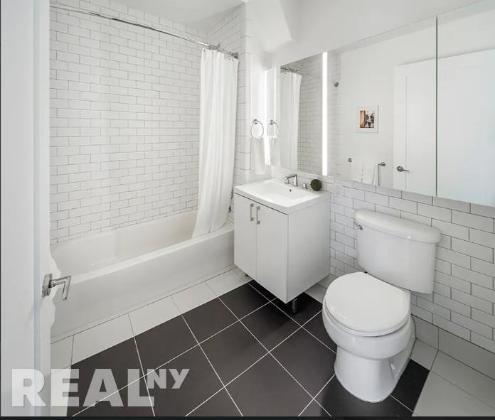 Pine St #2503 - Photo 6 of 9