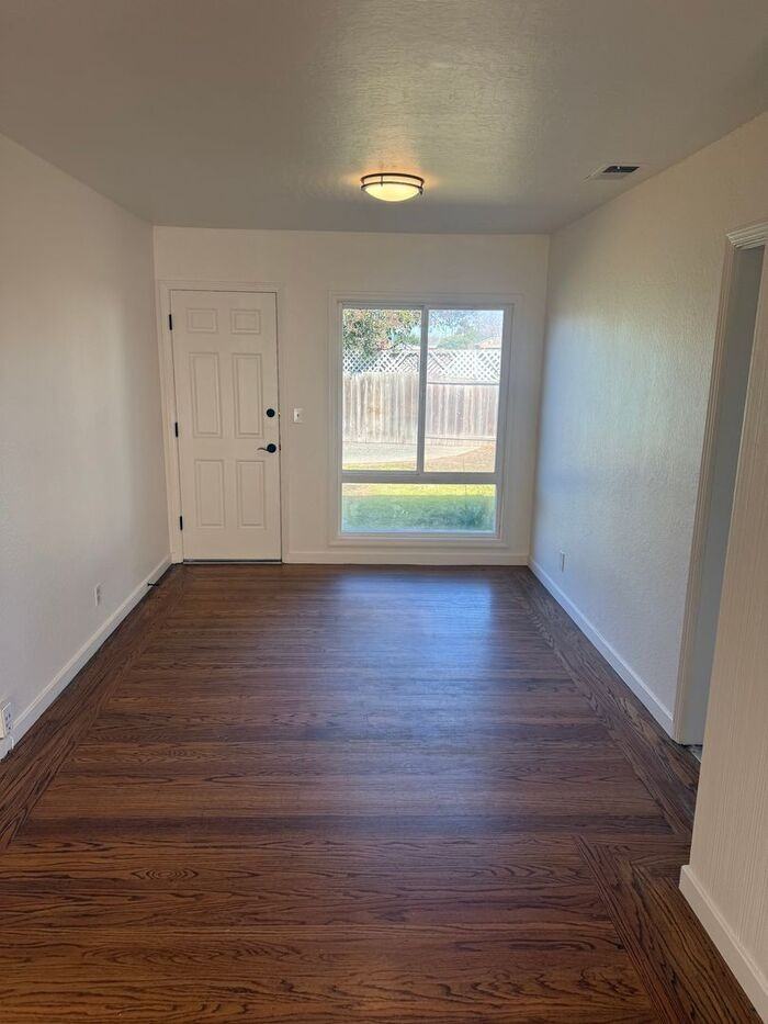 1753 Via Sarita - Photo 4 of 12