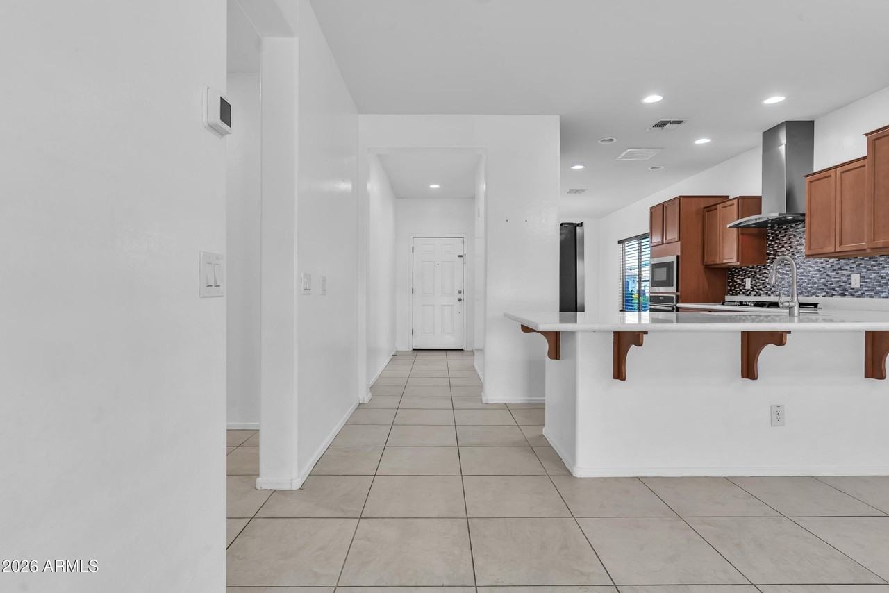 2354 E Bellerive Dr - Photo 4 of 35