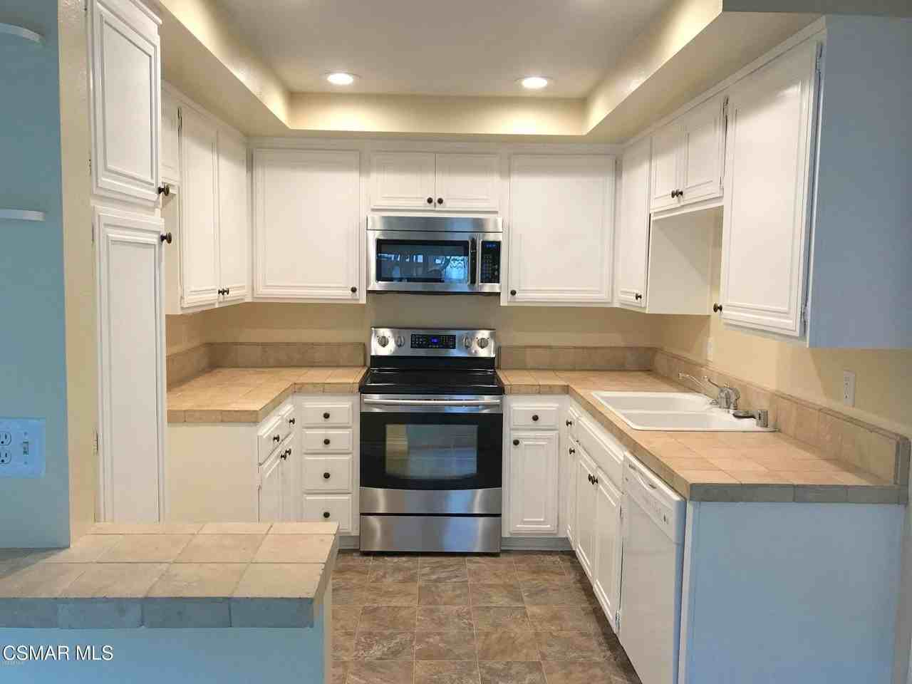 3719 Summershore Ln - Photo 6 of 20