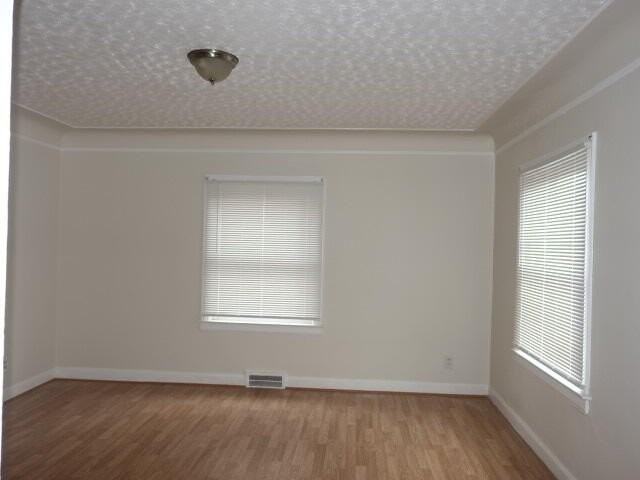 8205 E Outer Dr - Photo 4 of 22