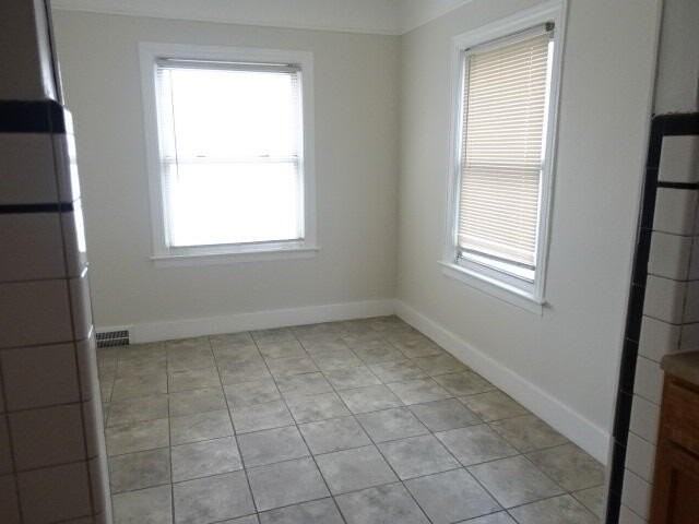 8205 E Outer Dr - Photo 7 of 22