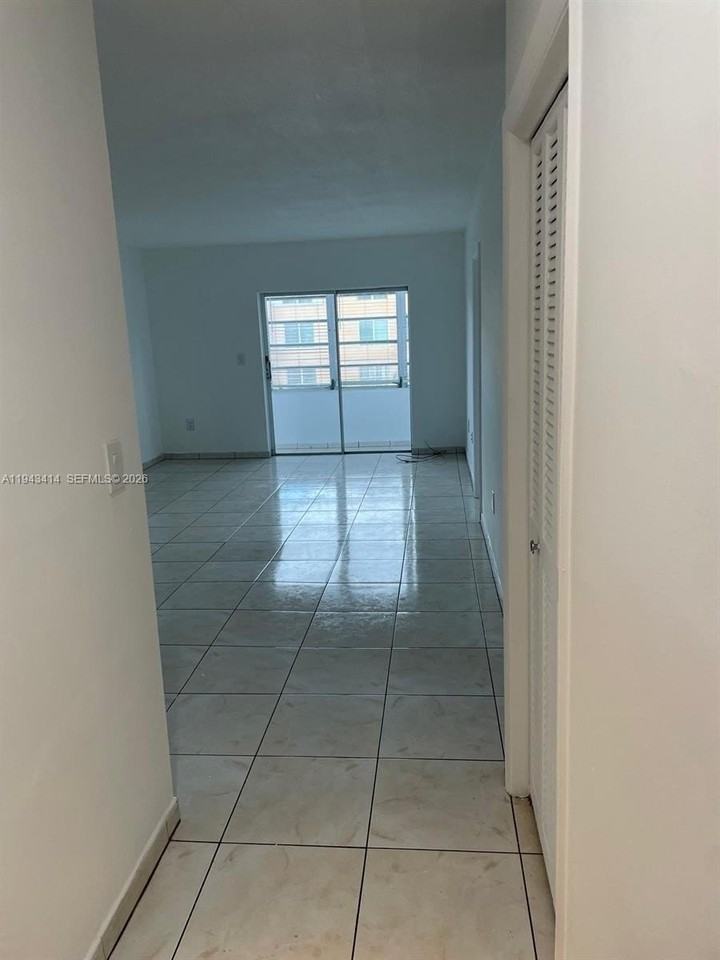 140 Royal Palm Rd #211 - Photo 4 of 4