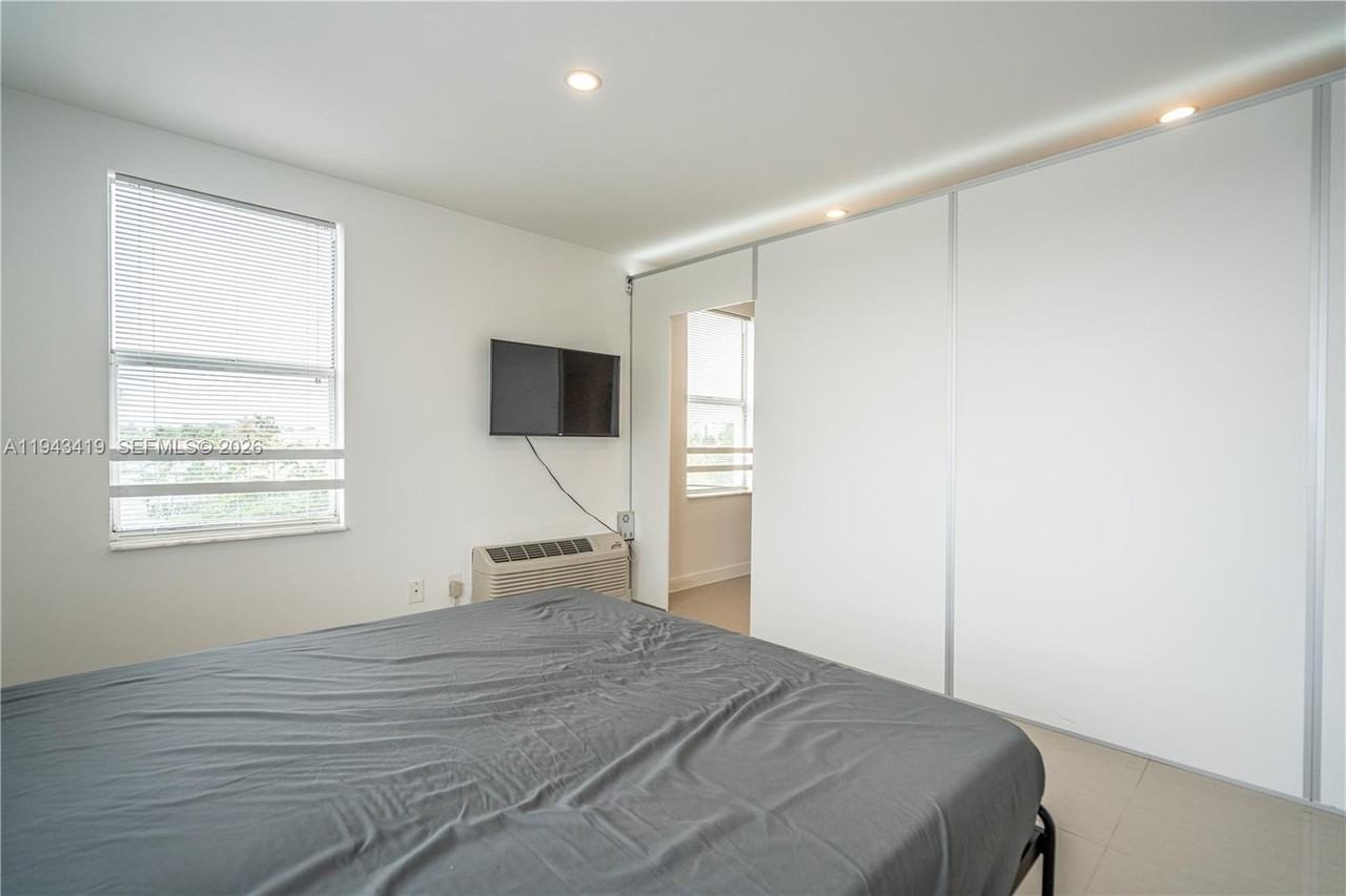 924 Marseille Dr #38 - Photo 6 of 11