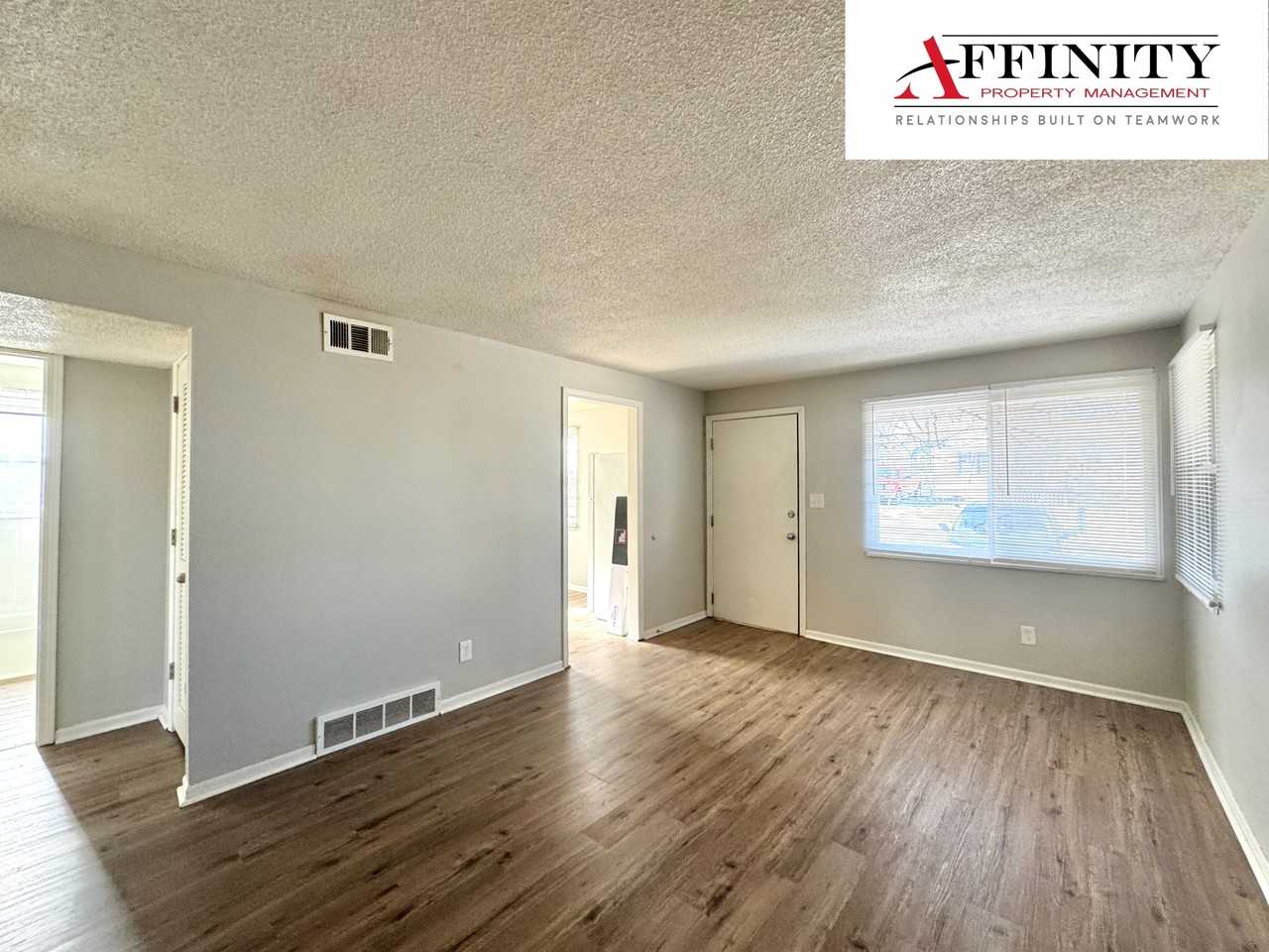 6305 Ravena Rd - Photo 4 of 14