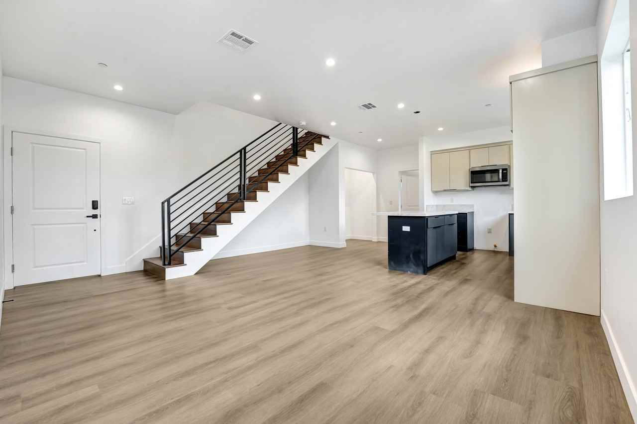 5346-5350 Oakland Street - Photo 4 of 31