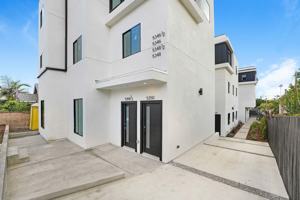 featured image of 5346 Oakland St