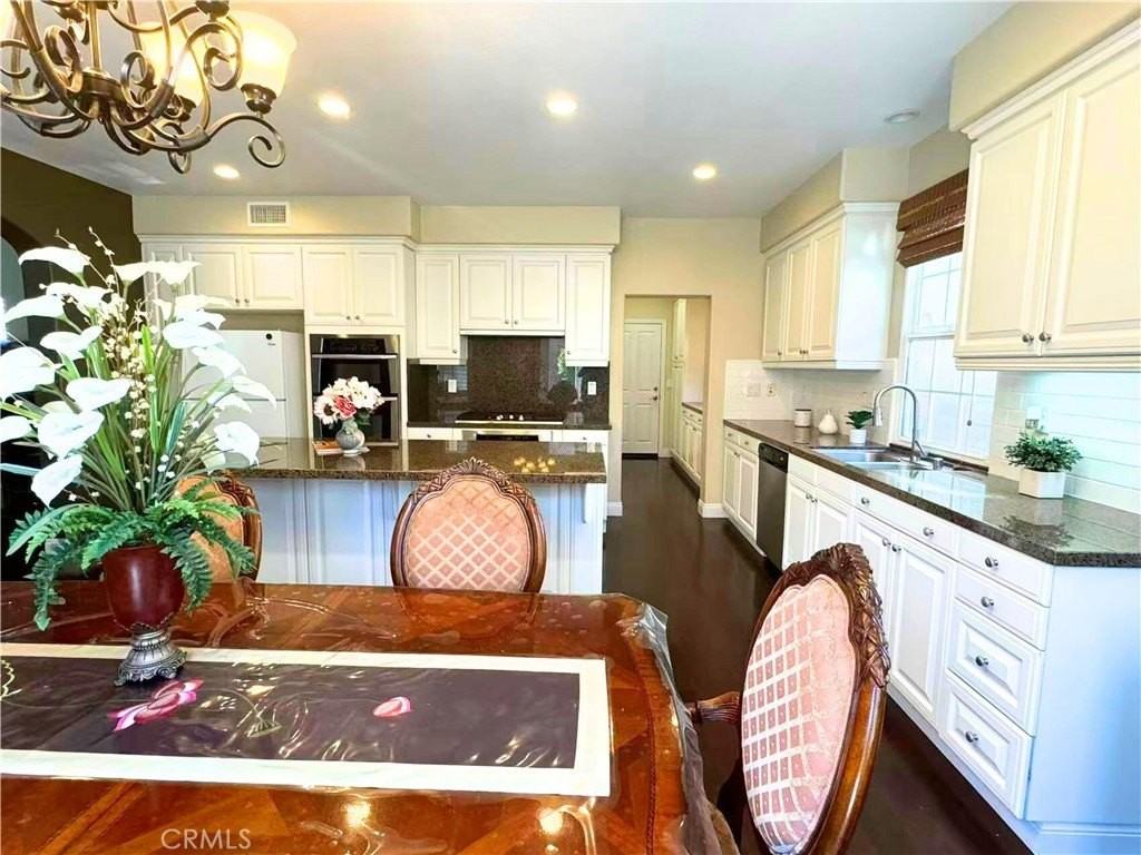 10 Inglenook - Photo 3 of 20