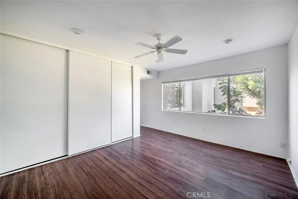 18504 Mayall St - Photo 7 of 15