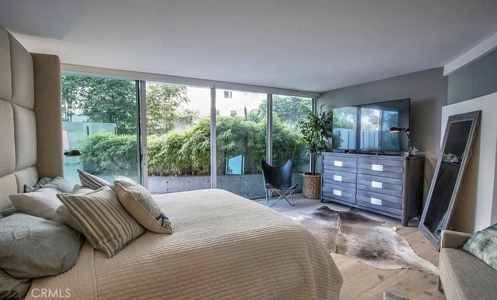 535 Ocean Ave - Photo 7 of 39